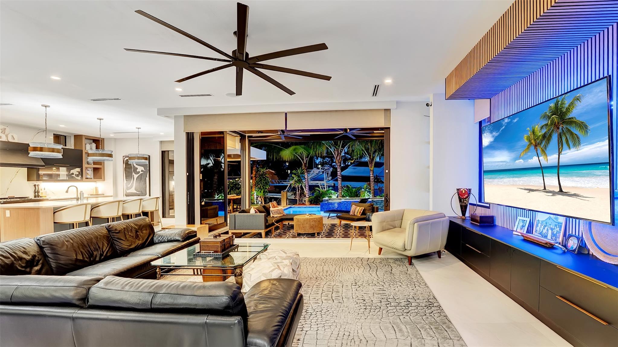 609 Poinciana Dr