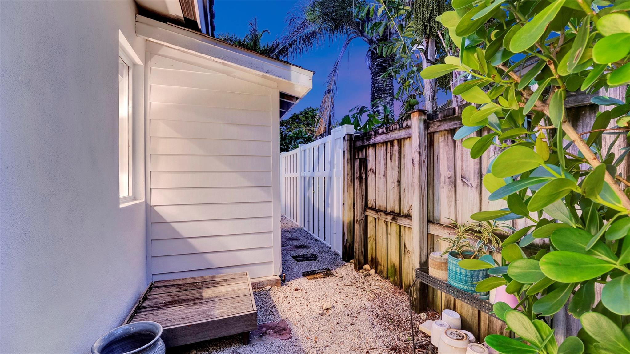 2409 NE 19th Ave