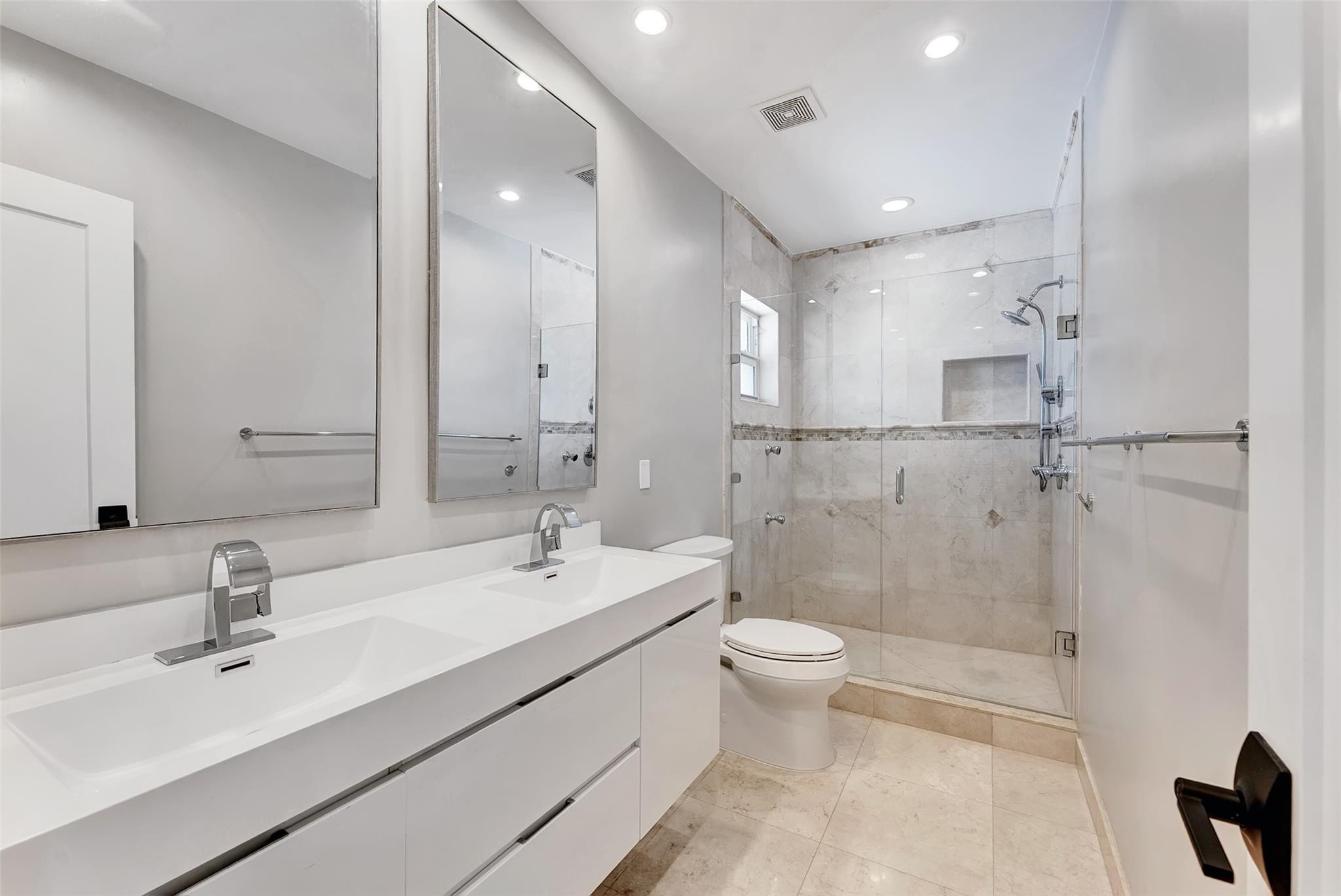 2821 NE 59th Street