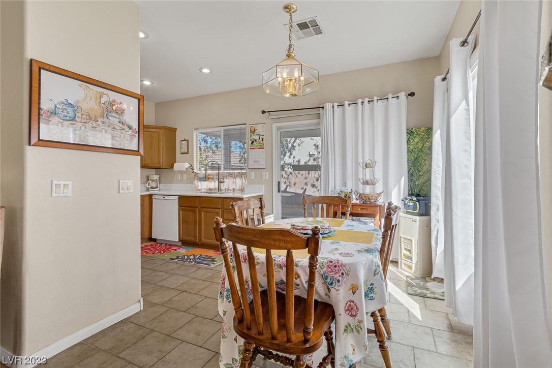 8556 Ebony Hills Way