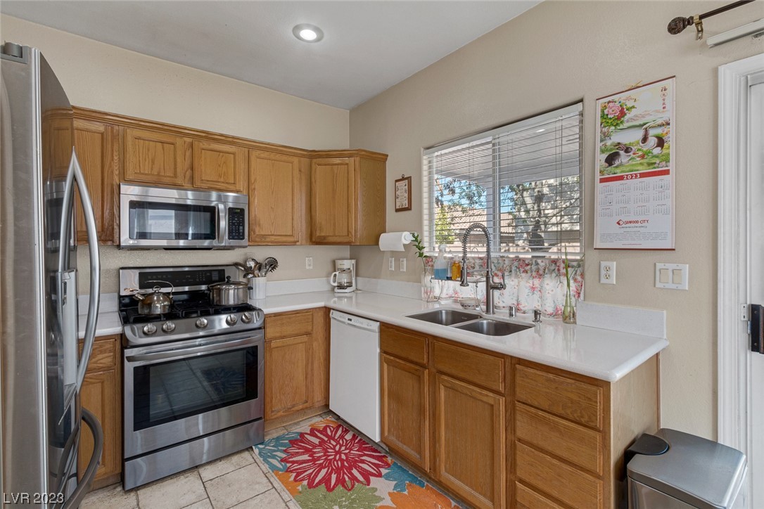 8556 Ebony Hills Way