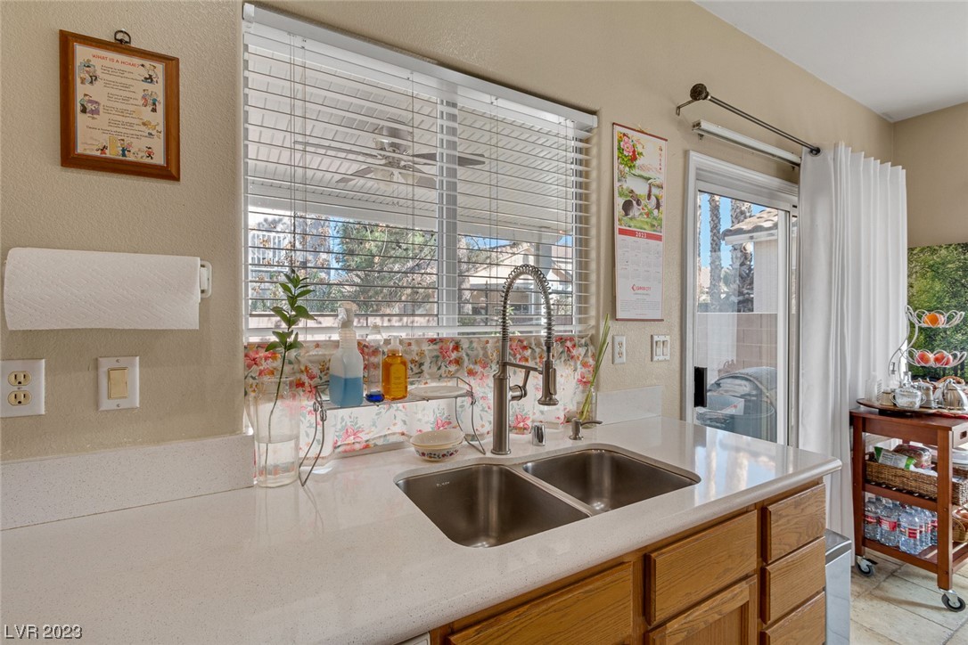 8556 Ebony Hills Way