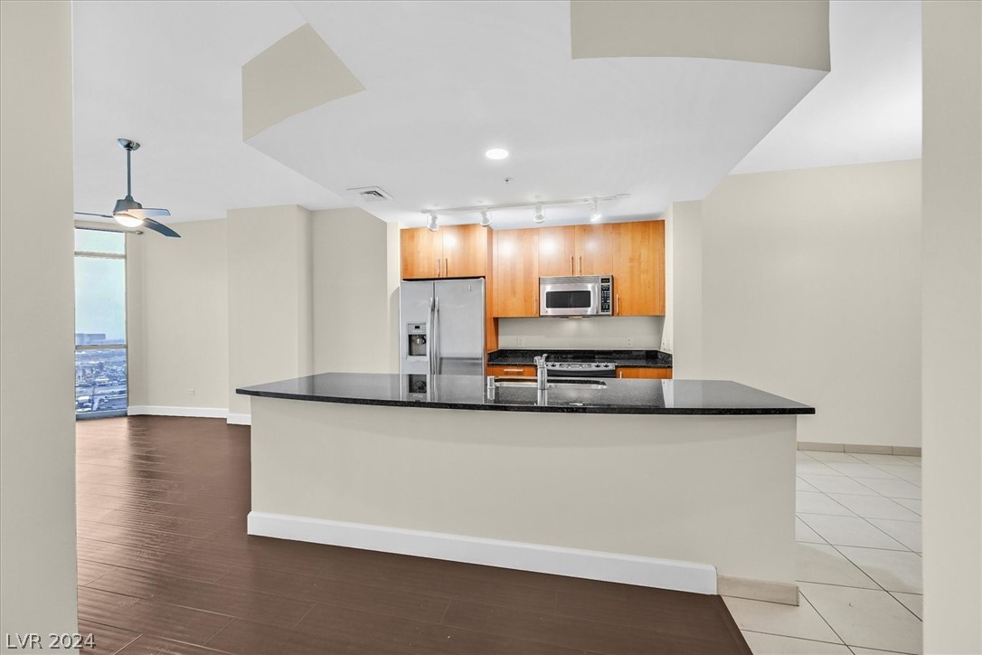 200 West Sahara Avenue 3010