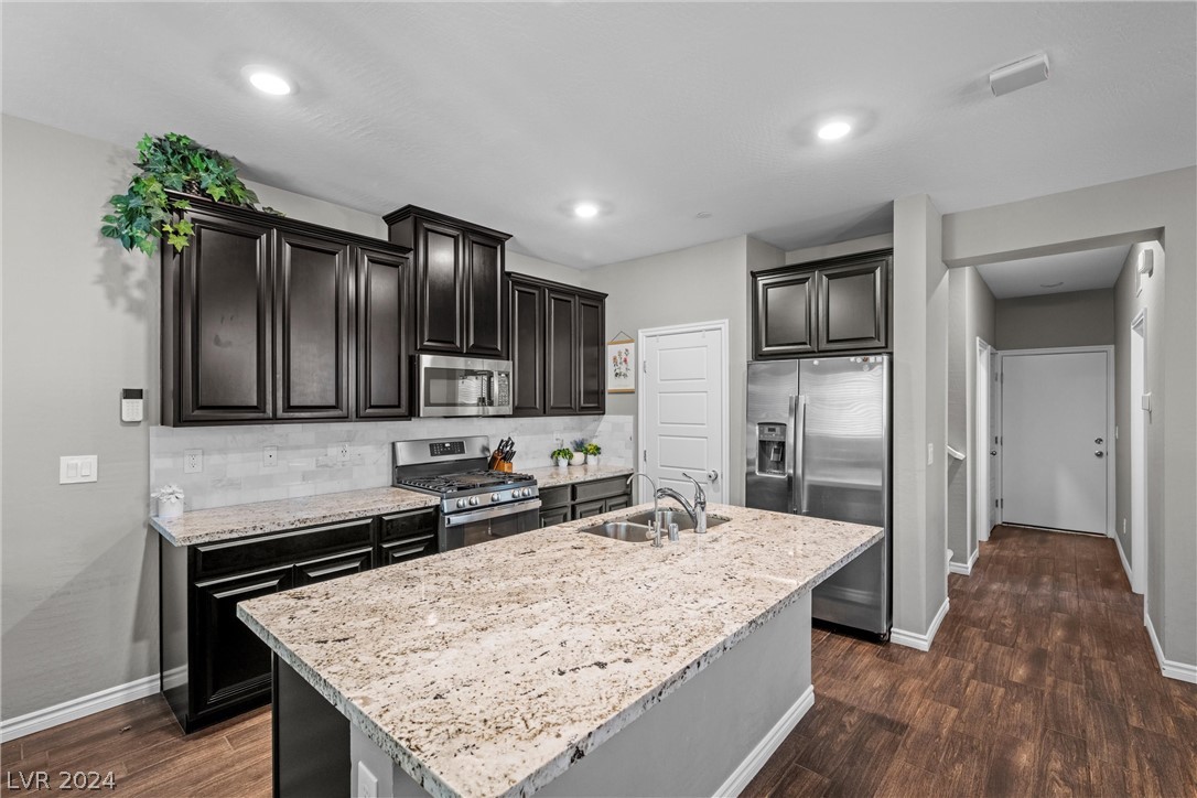 772 Grand Country Avenue