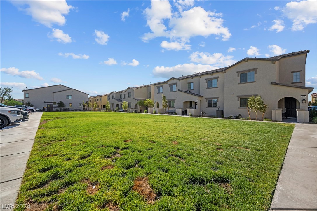 772 Grand Country Avenue