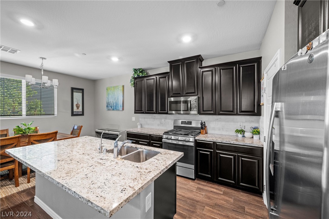 772 Grand Country Avenue