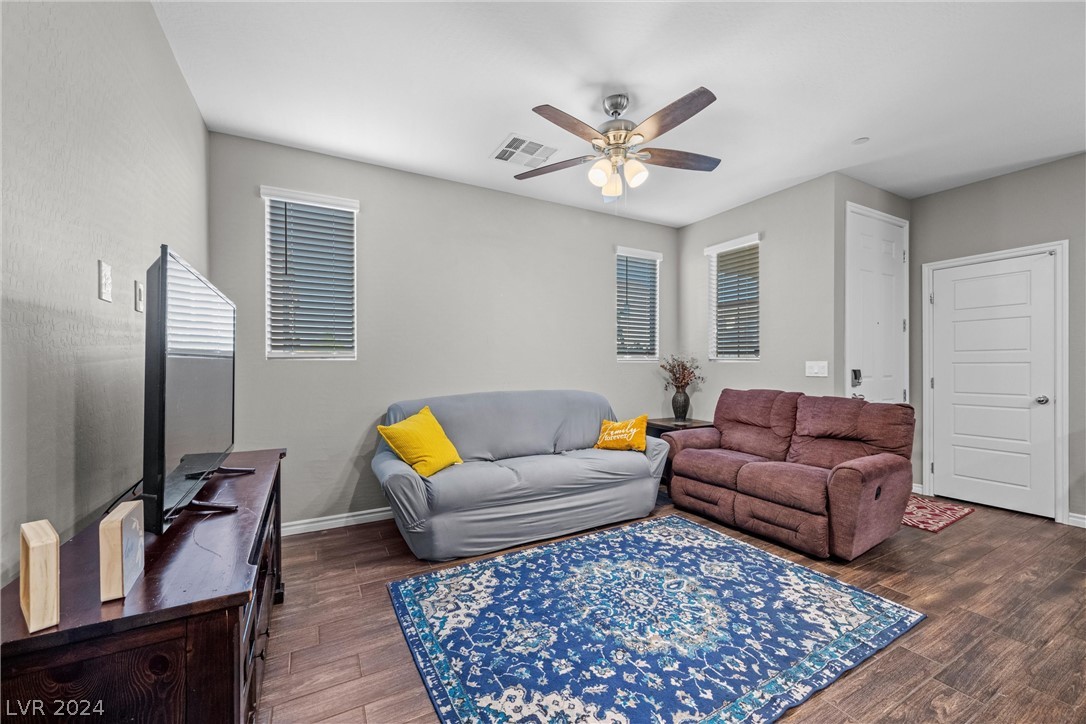 772 Grand Country Avenue