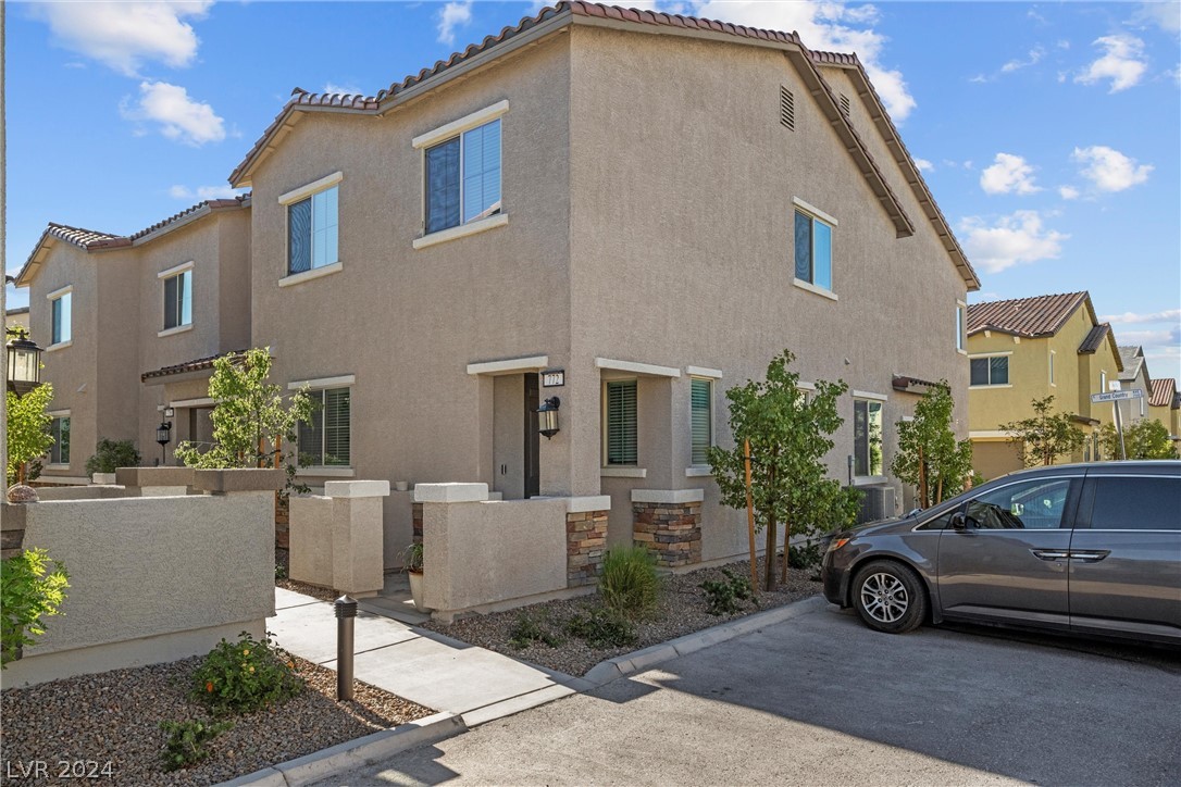 772 Grand Country Avenue