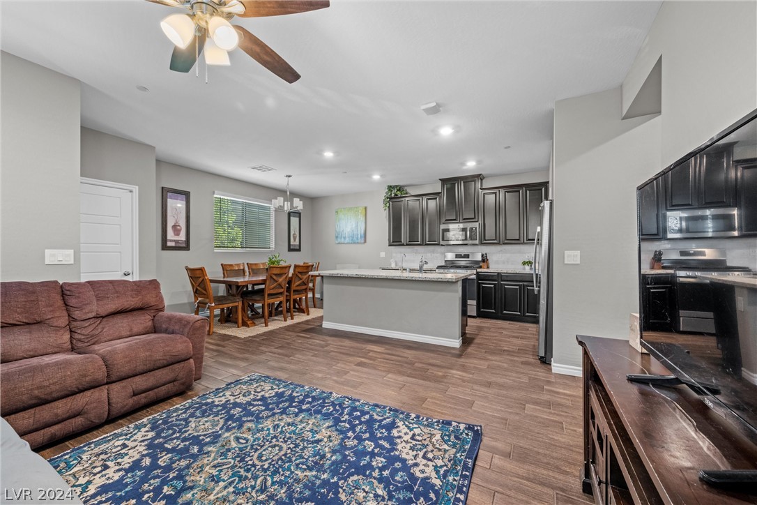 772 Grand Country Avenue