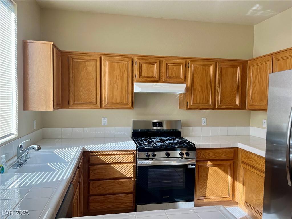 1528 Remembrance Hill Street