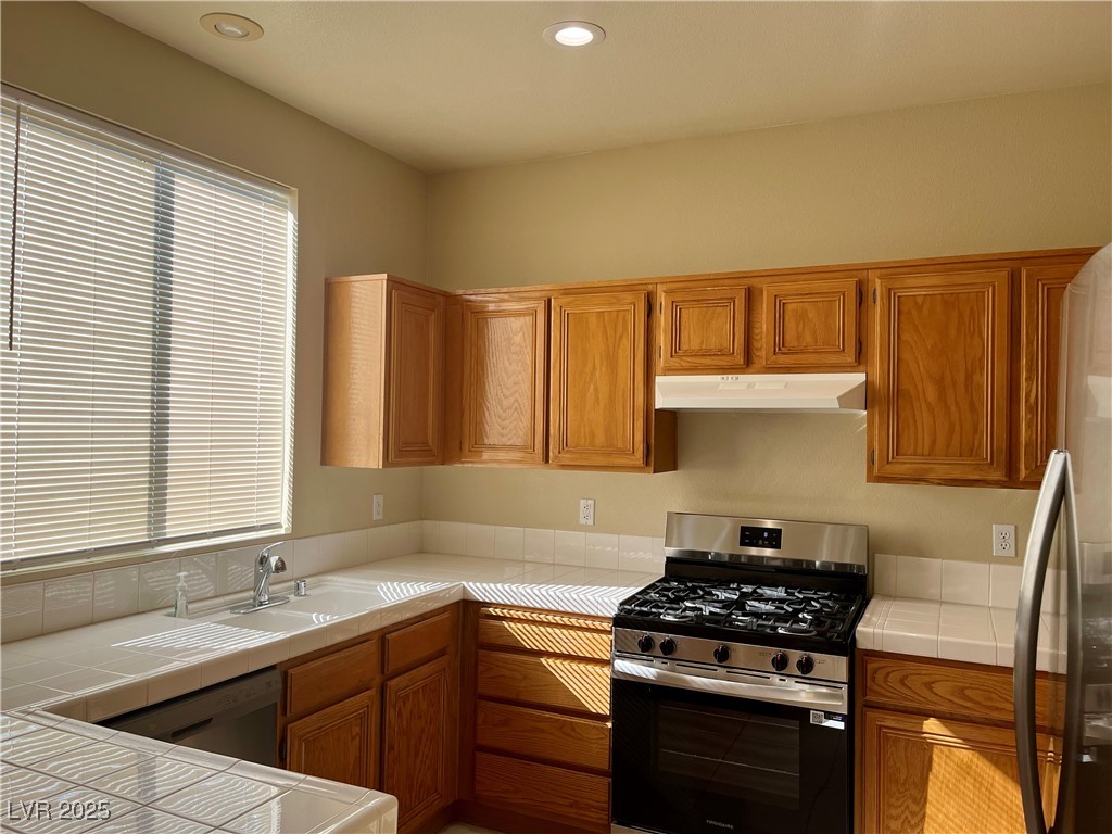 1528 Remembrance Hill Street