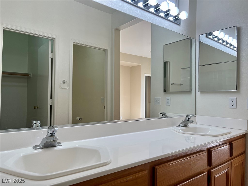 1528 Remembrance Hill Street