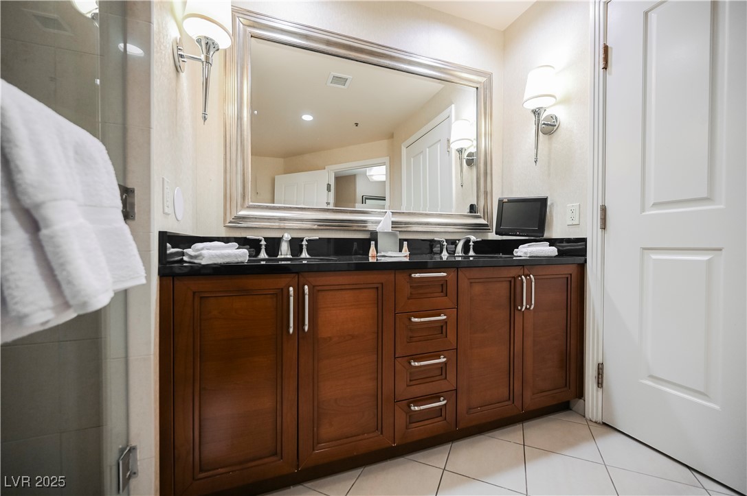 135 East Harmon Avenue 407