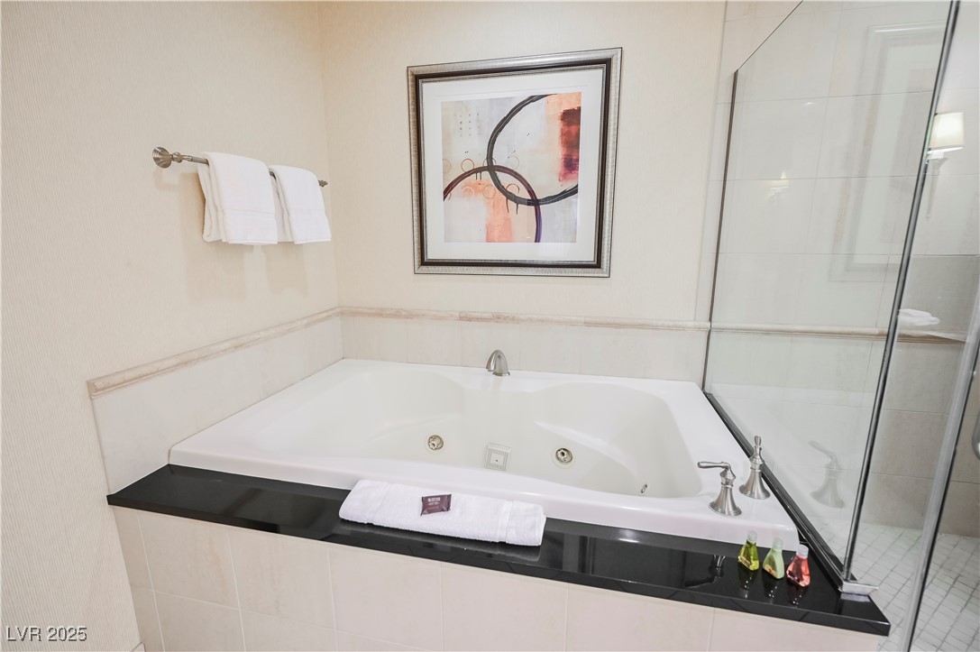 135 East Harmon Avenue 407