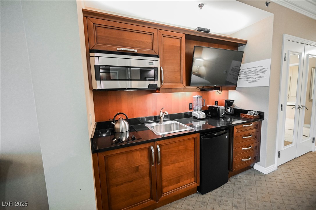 135 East Harmon Avenue 407