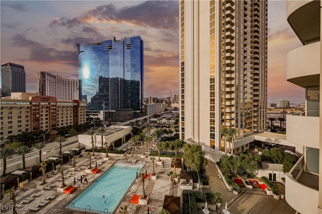 135 East Harmon Avenue 407