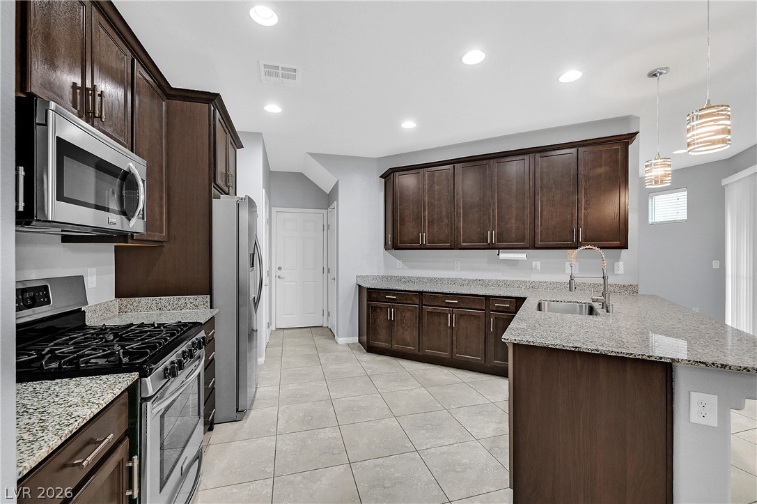 6631 Rocky Reef Street