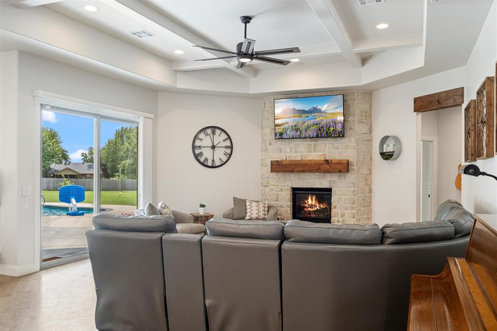 6975 Oakmonte Circle