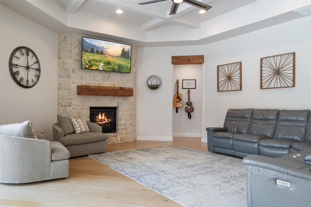 6975 Oakmonte Circle