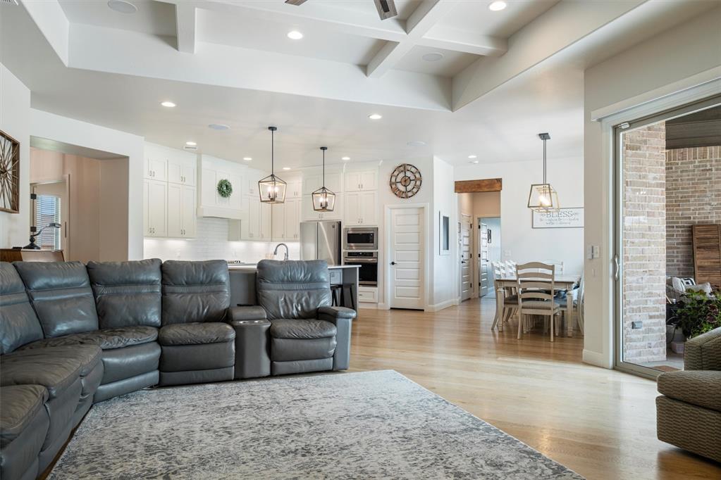 6975 Oakmonte Circle