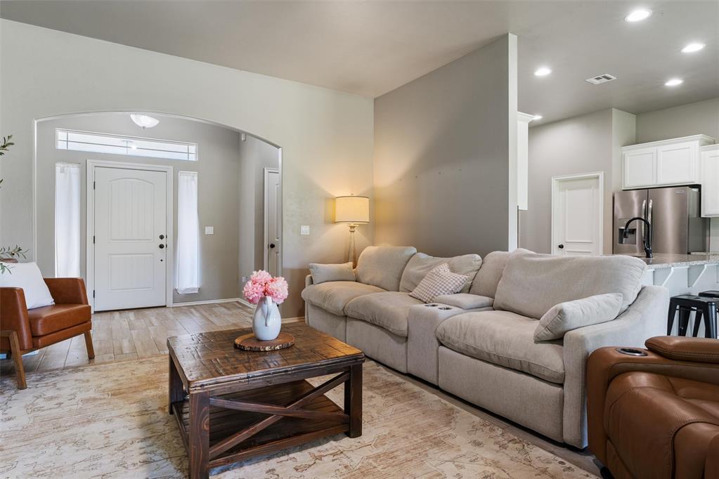 5865 Oak Tree Terrace