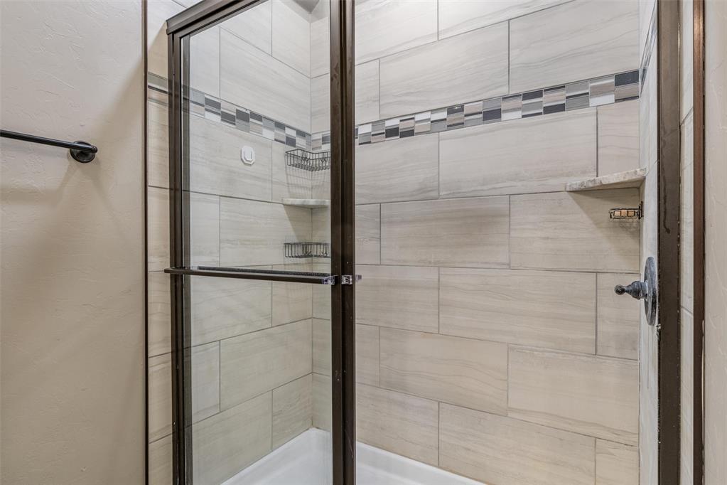 5865 Oak Tree Terrace