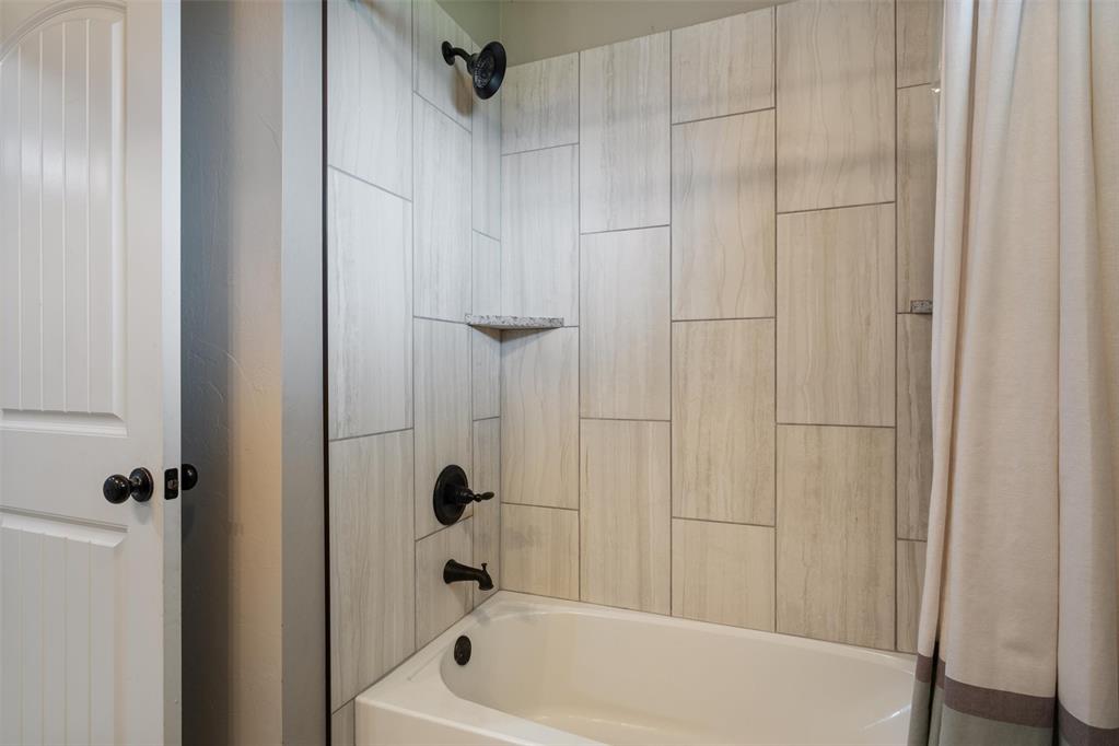 5865 Oak Tree Terrace