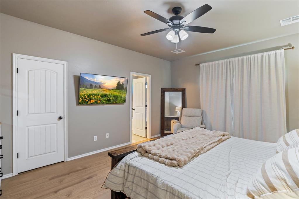 5865 Oak Tree Terrace