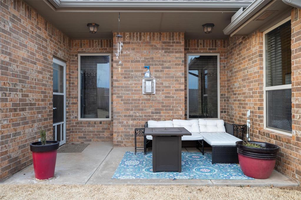 8116 NW 158th Street
