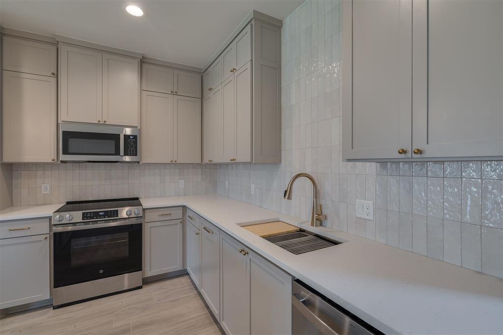 1316 E Cleveland Avenue