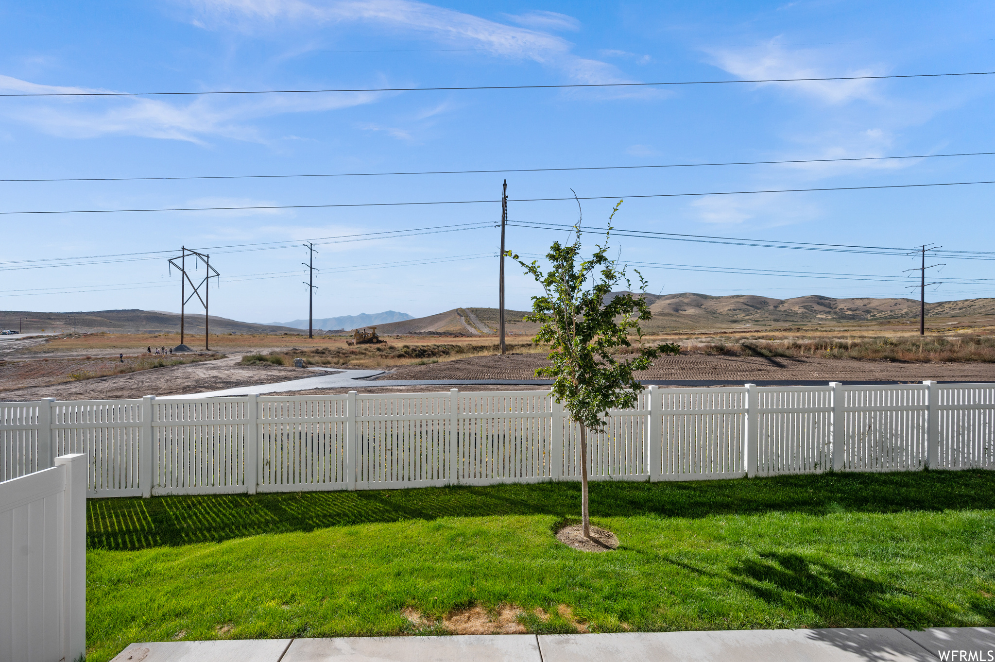 1977 N CHIANTI ST