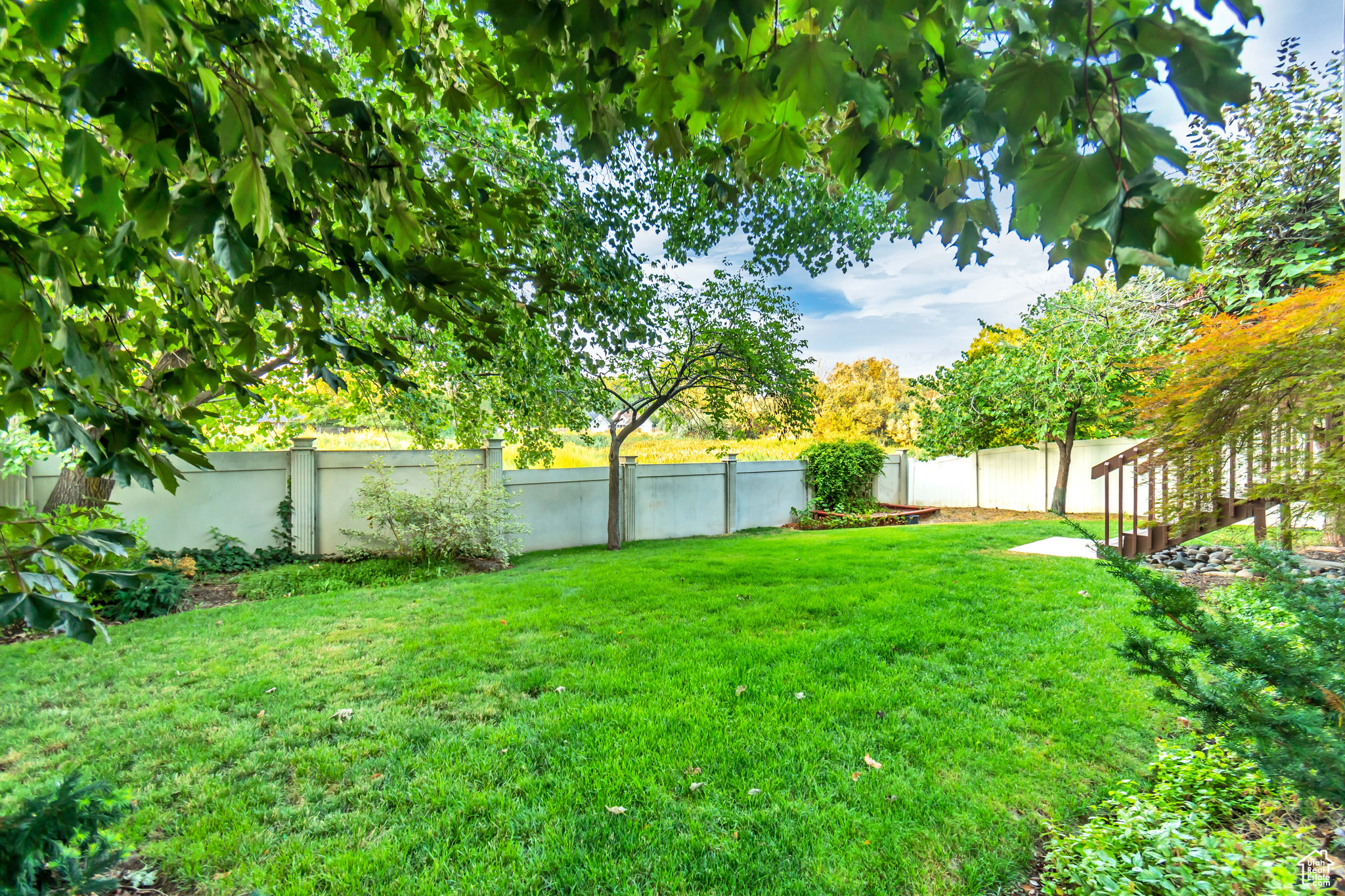 731 E SUNSET PONDS DR