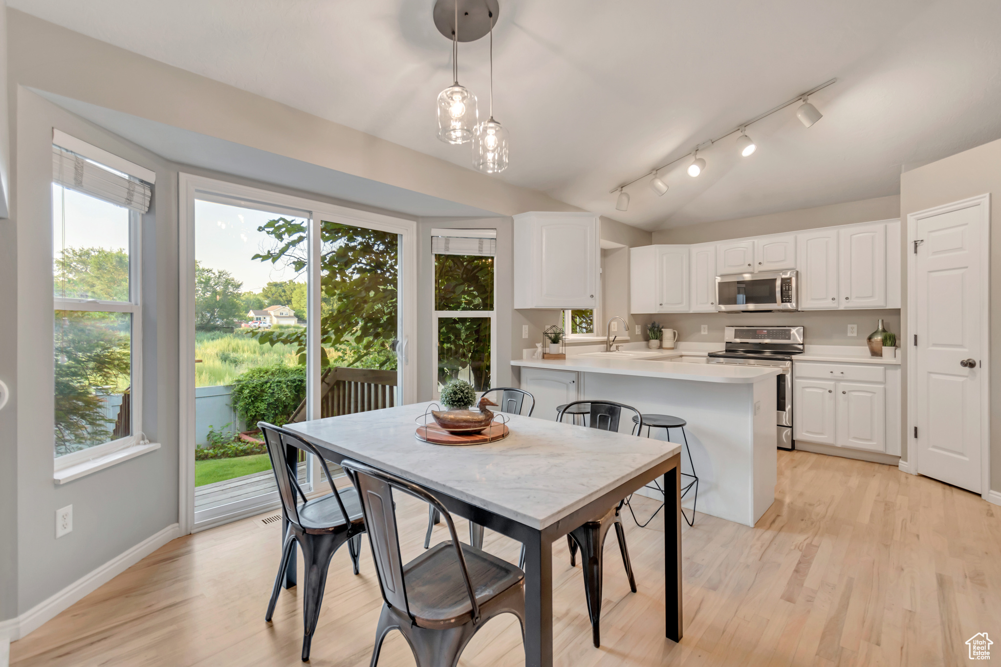 731 E SUNSET PONDS DR