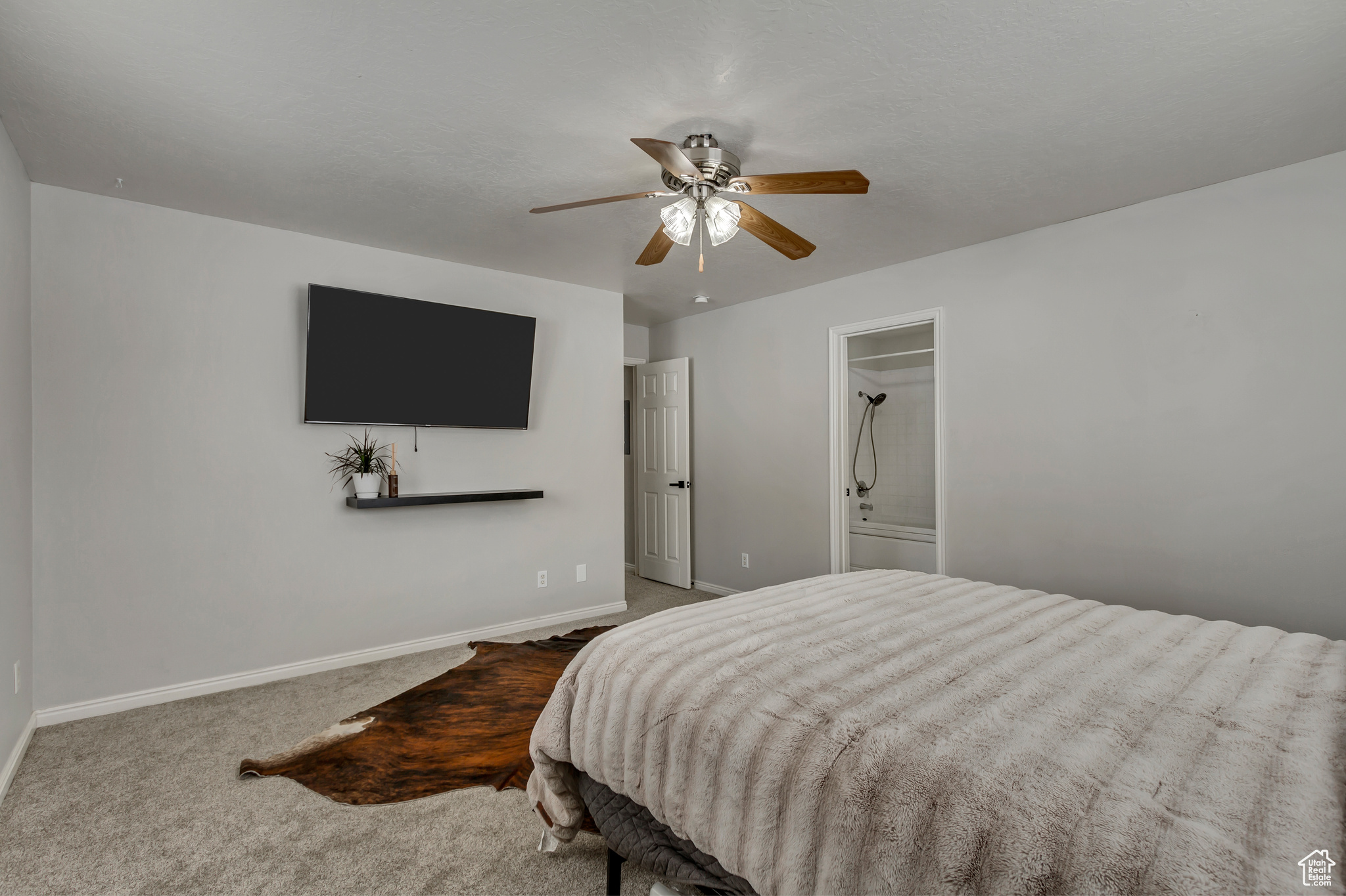 1445 E NAVAJO DR