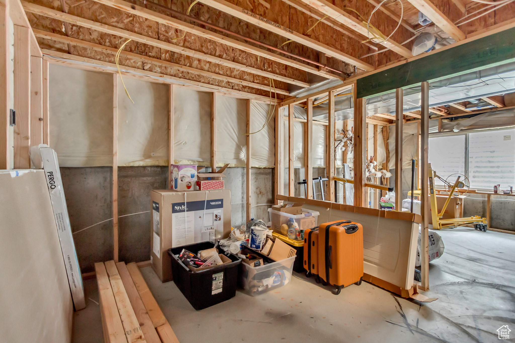 1445 E NAVAJO DR