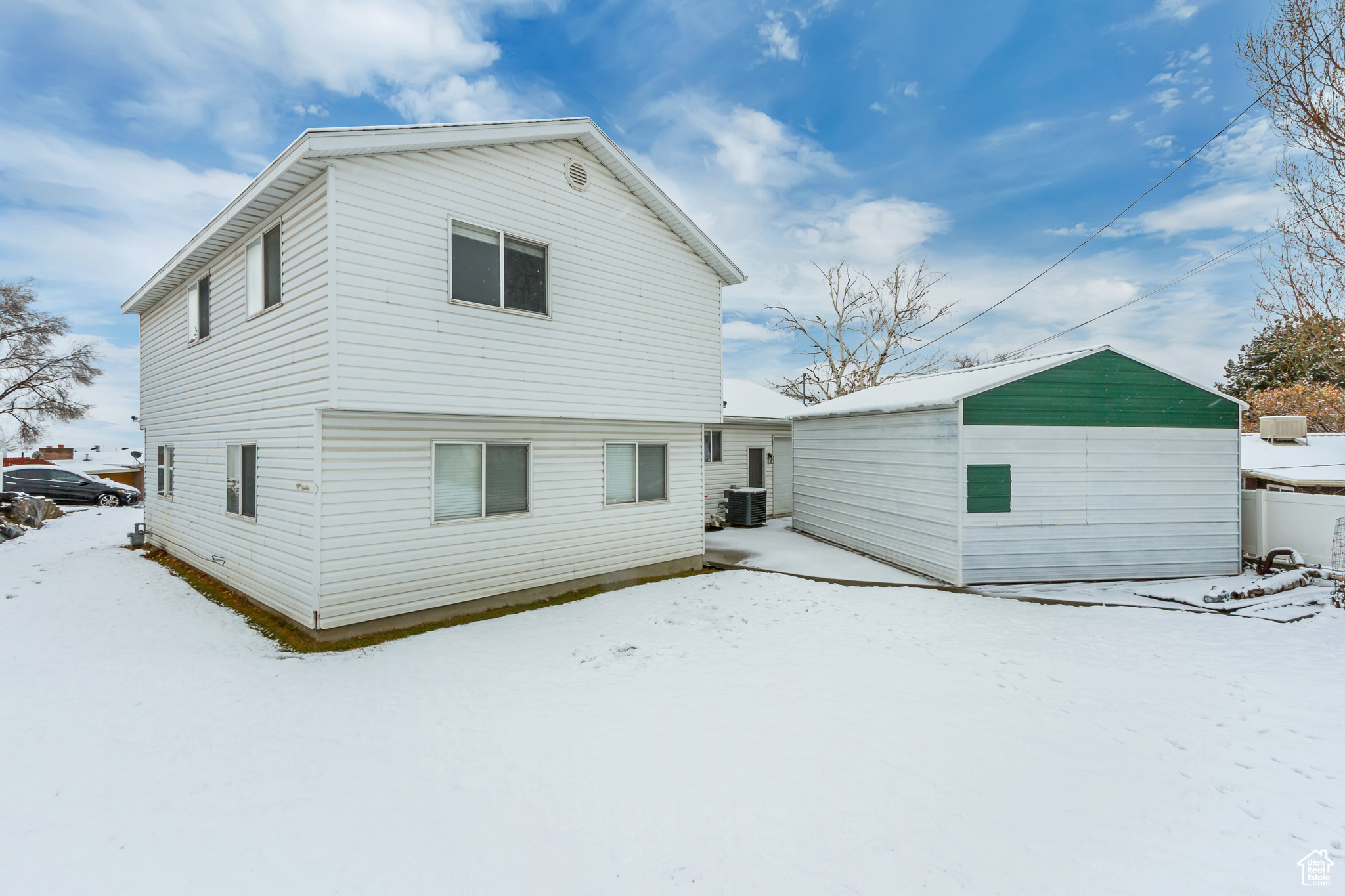 1445 E NAVAJO DR