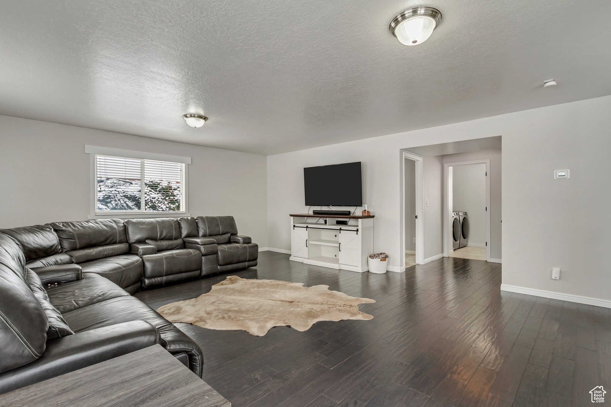 1445 E NAVAJO DR