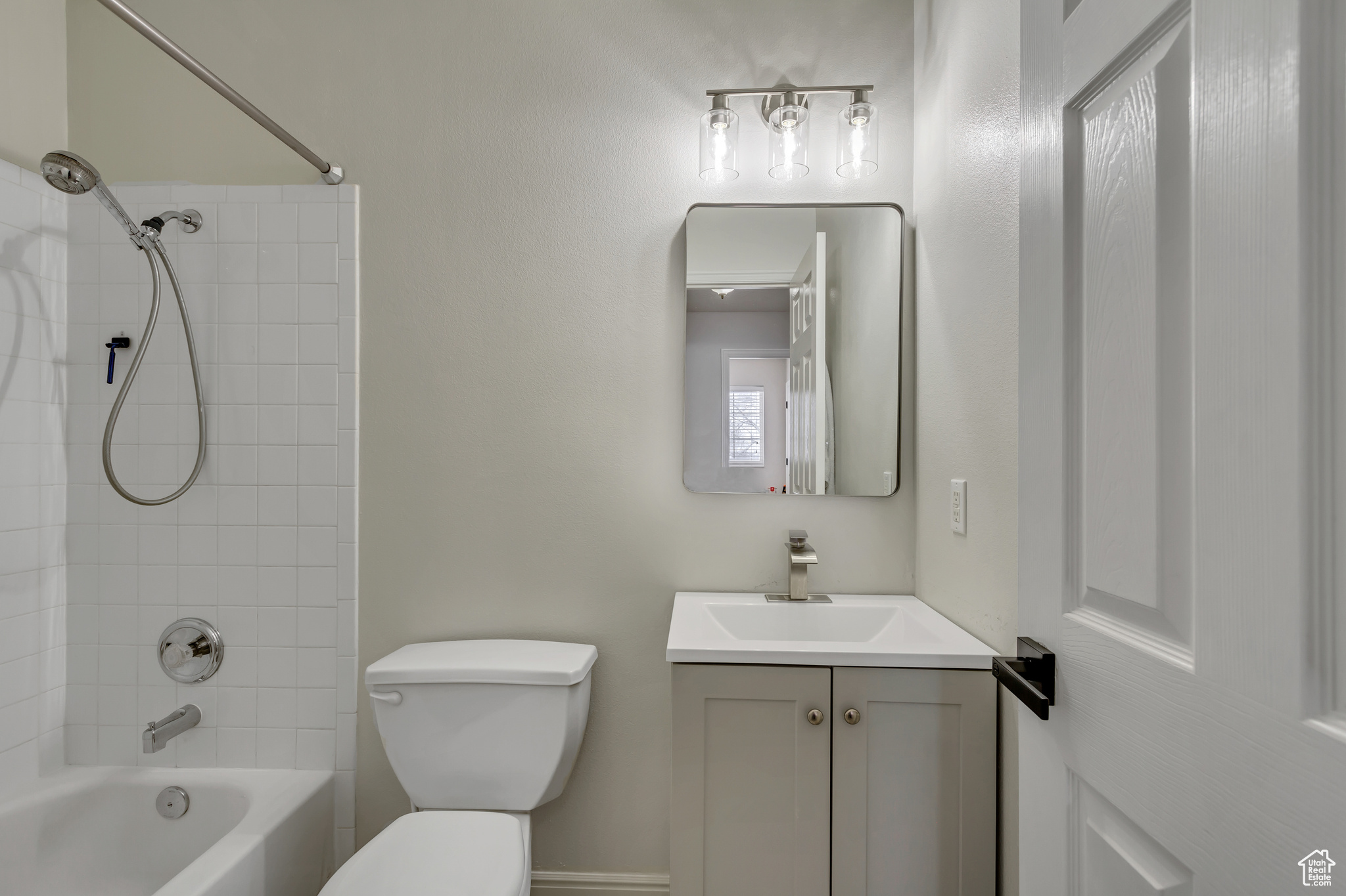 1445 E NAVAJO DR