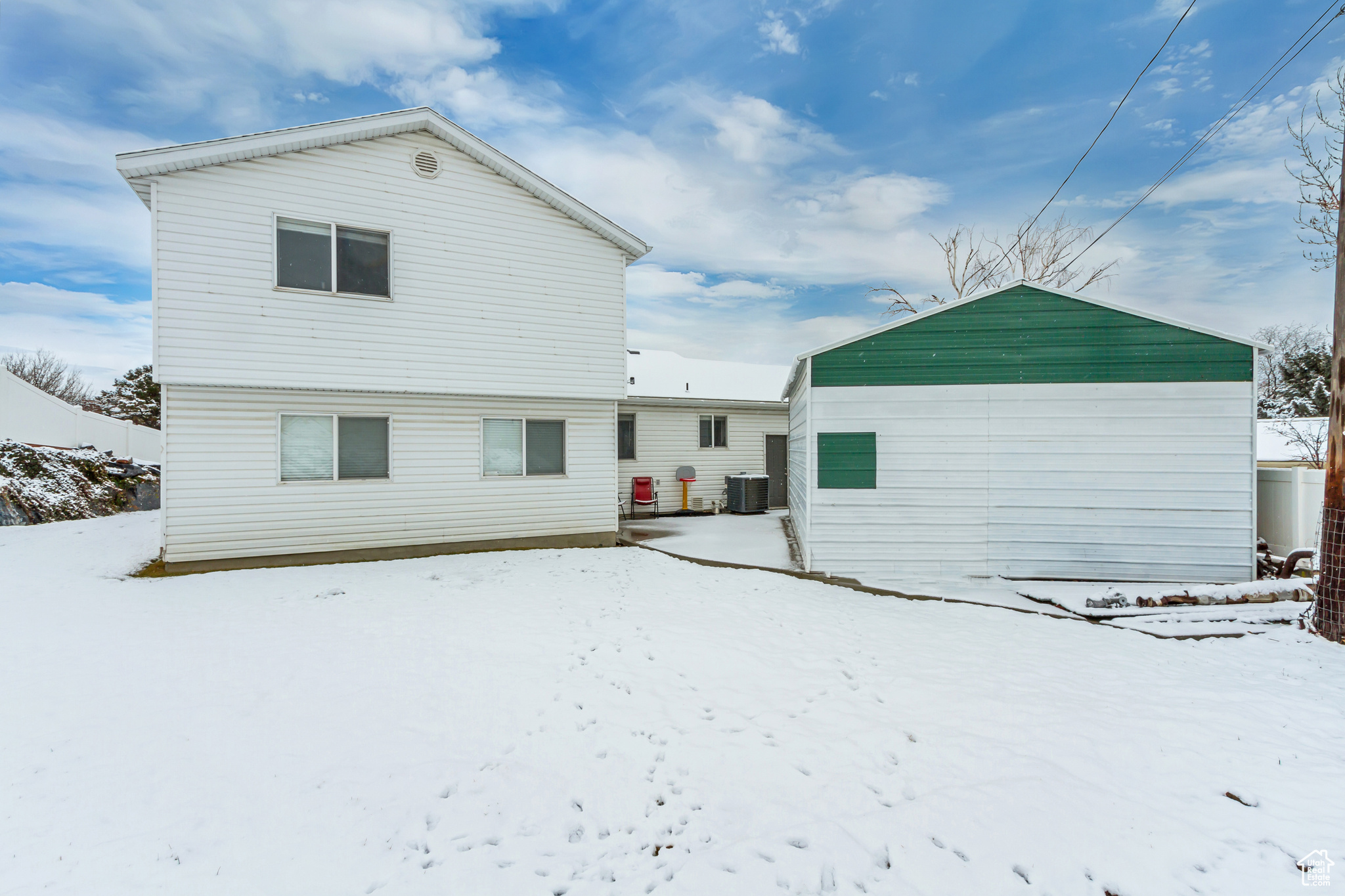 1445 E NAVAJO DR