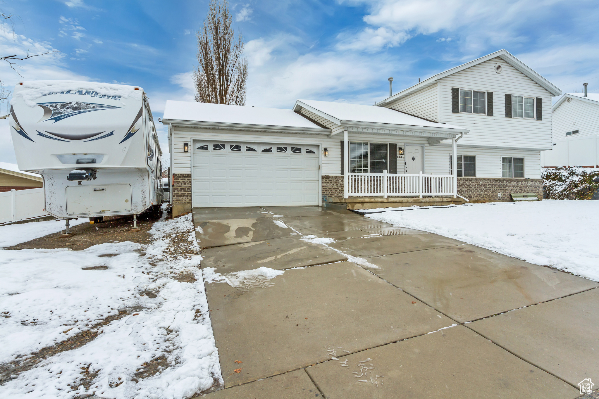 1445 E NAVAJO DR
