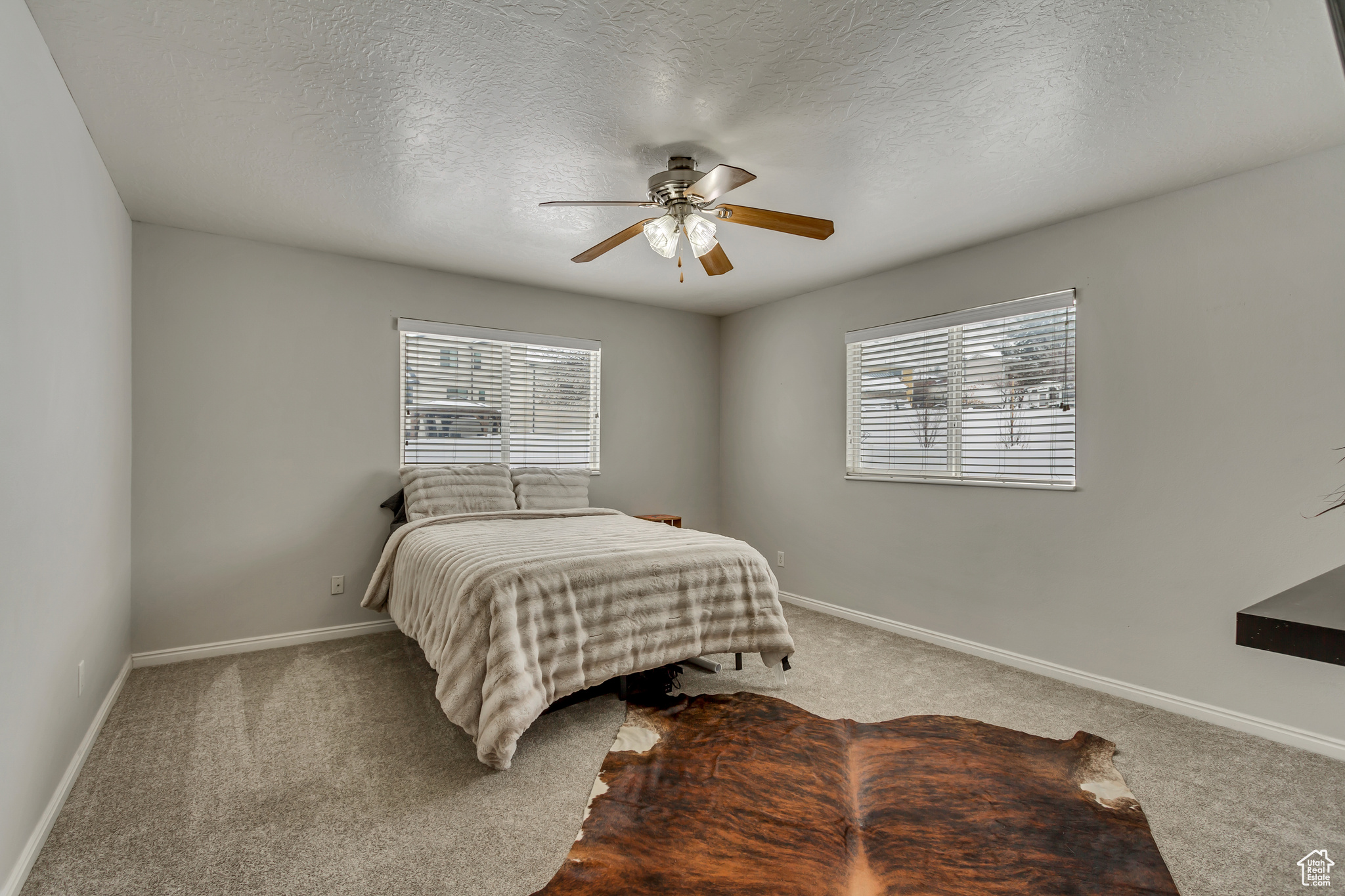 1445 E NAVAJO DR