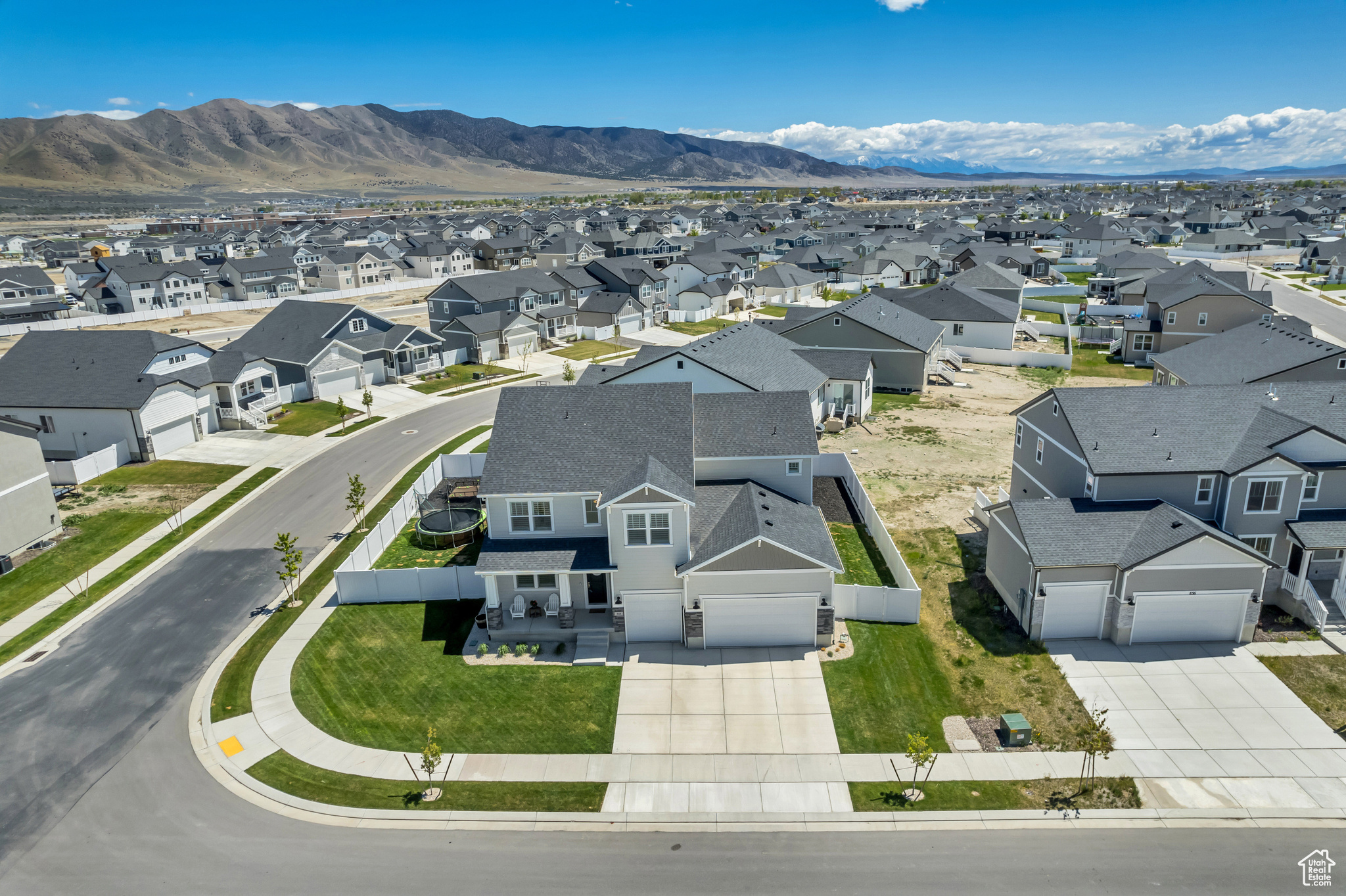 848 E WINDSONG WAY