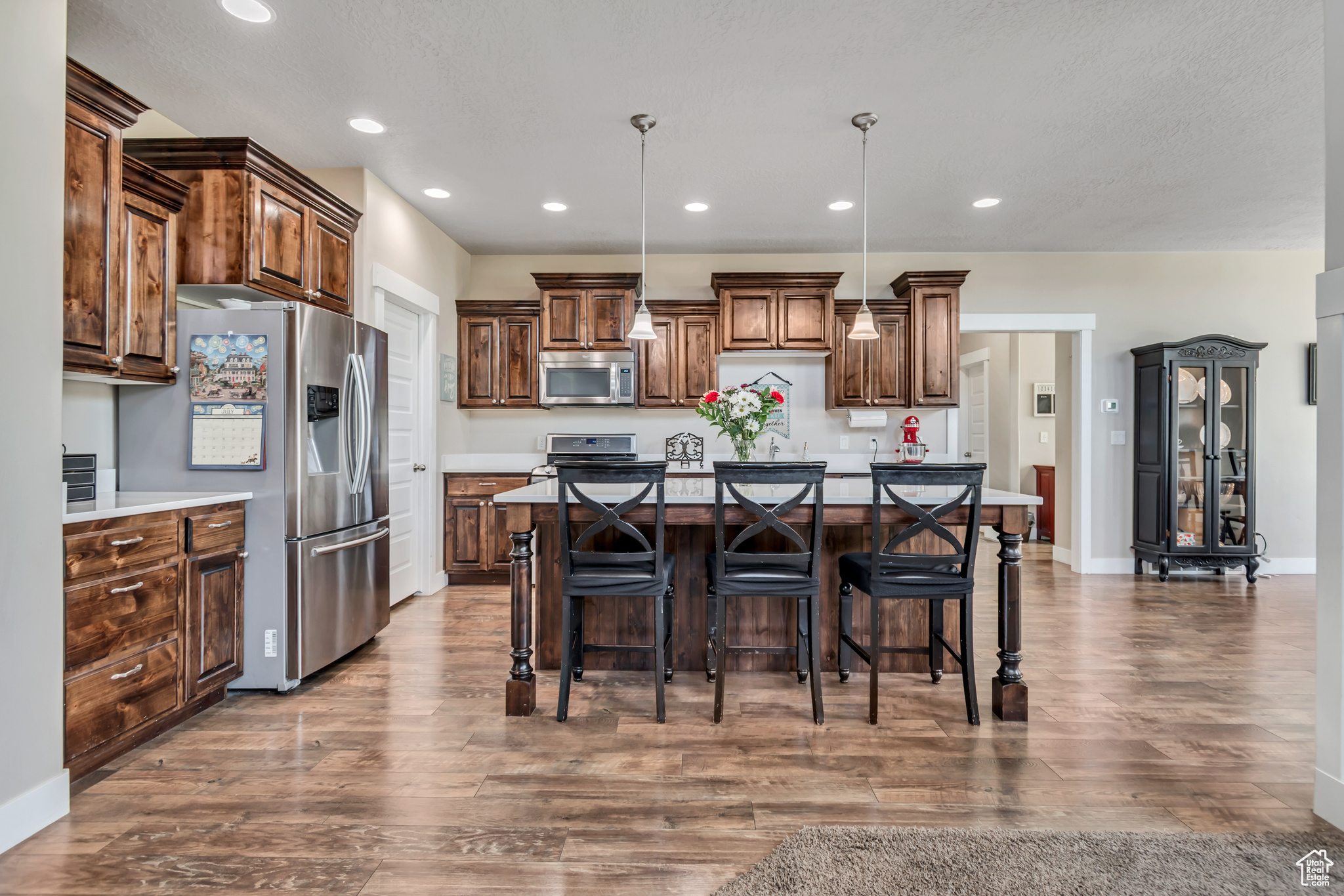 197 W PARKSIDE DR