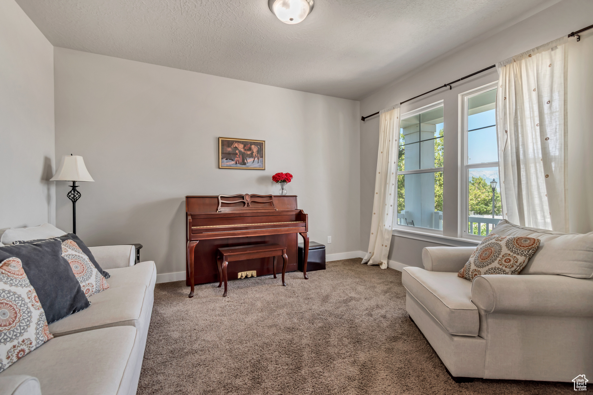 197 W PARKSIDE DR
