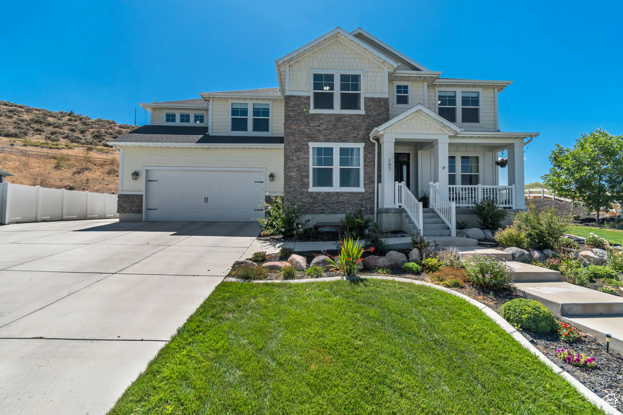 197 W PARKSIDE DR