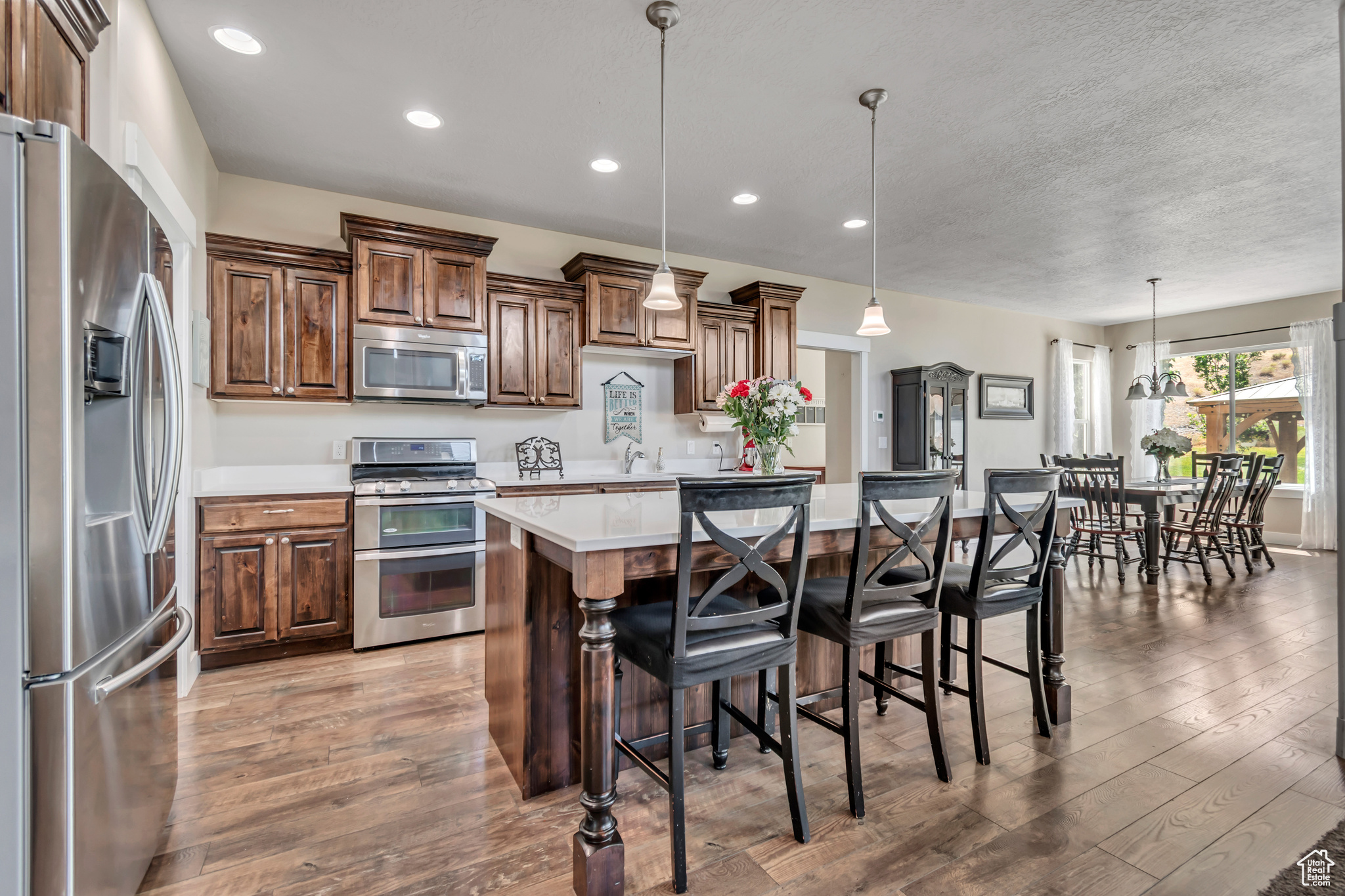 197 W PARKSIDE DR