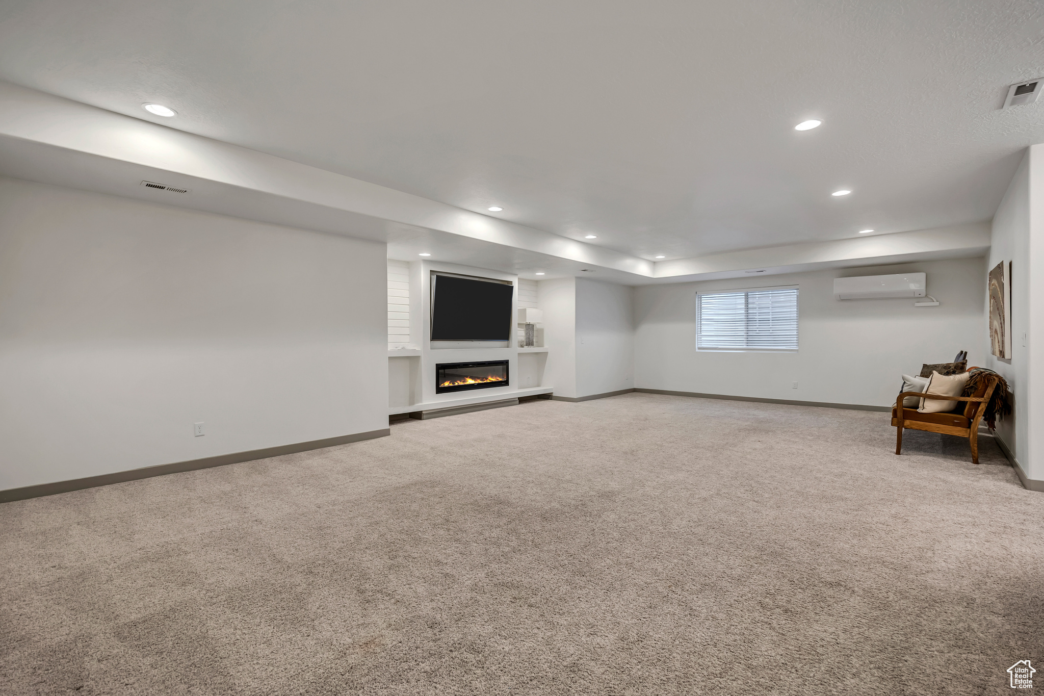 5439 W BURNTSIDE AVE