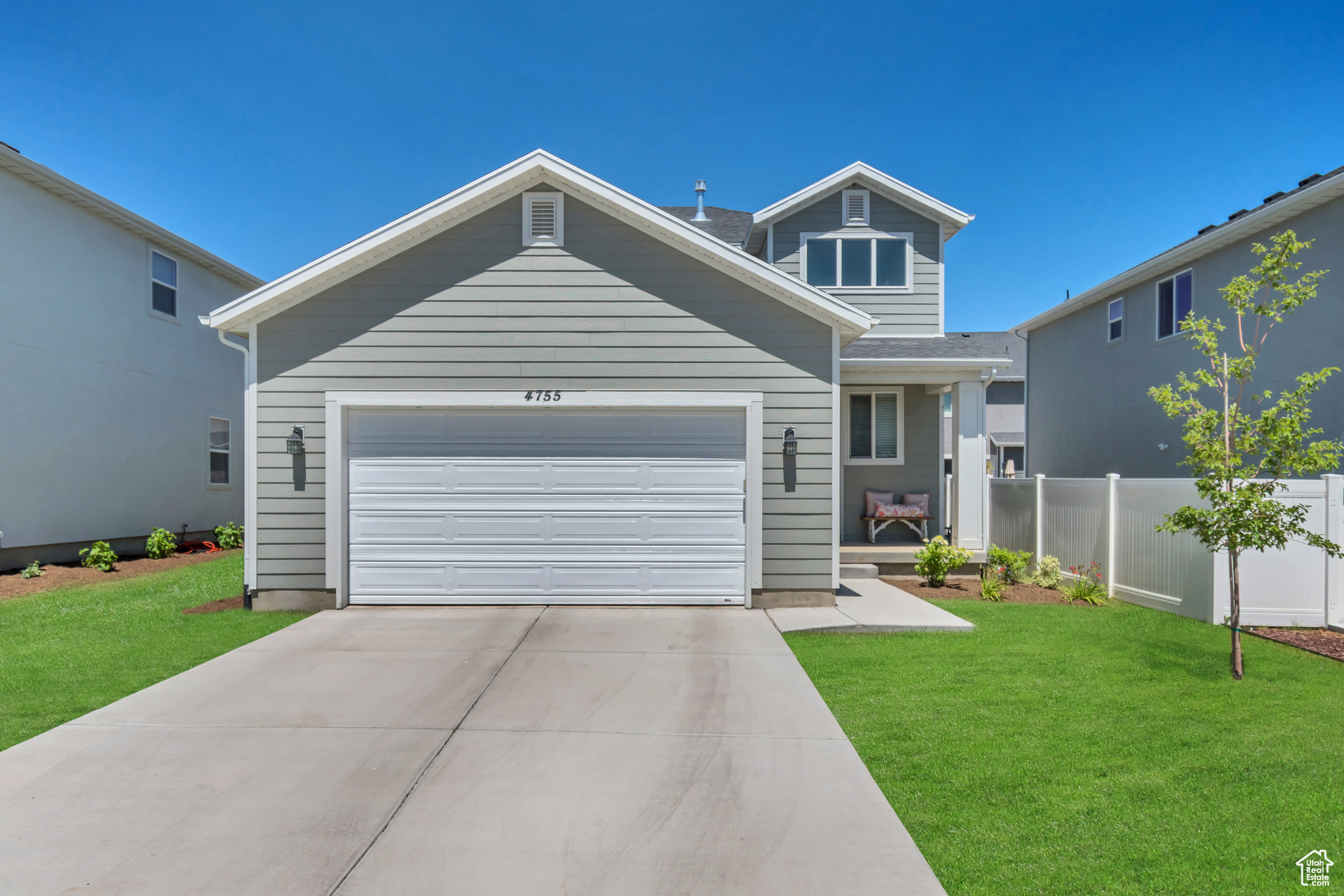 4755 E SILVER MOON DR