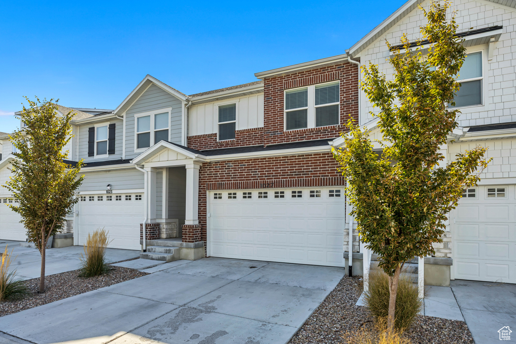 1027 W CORAL CHARM WAY