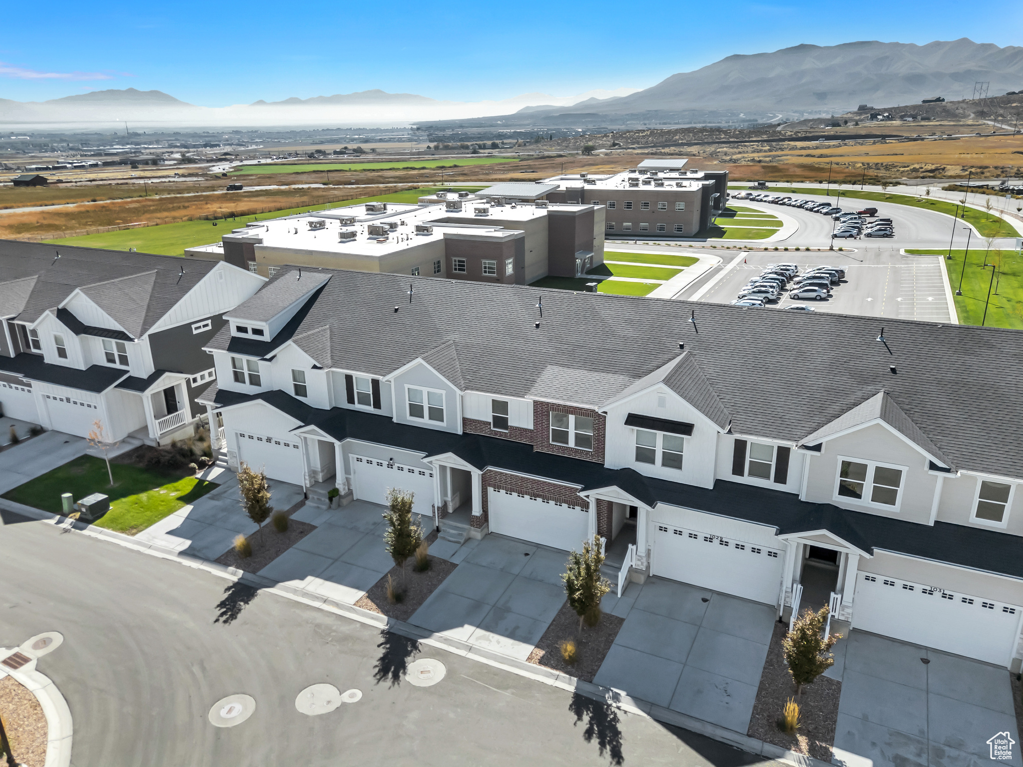 1027 W CORAL CHARM WAY